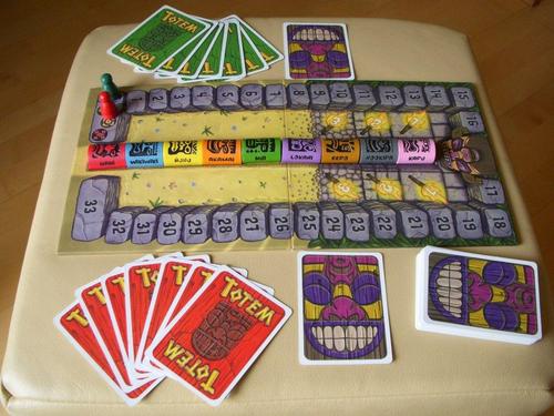 Monopolis Tiki Topple Base Tabletop, Board and Card Game