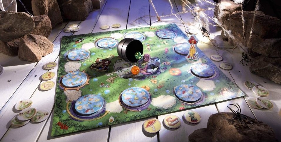 Monopolis Clumsy Witch Base Tabletop, Board and Card Game